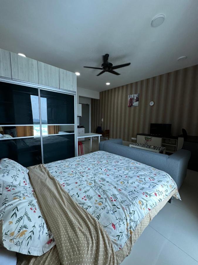 Appartamento Hideaway At Cybersquare Cyberjaya Esterno foto