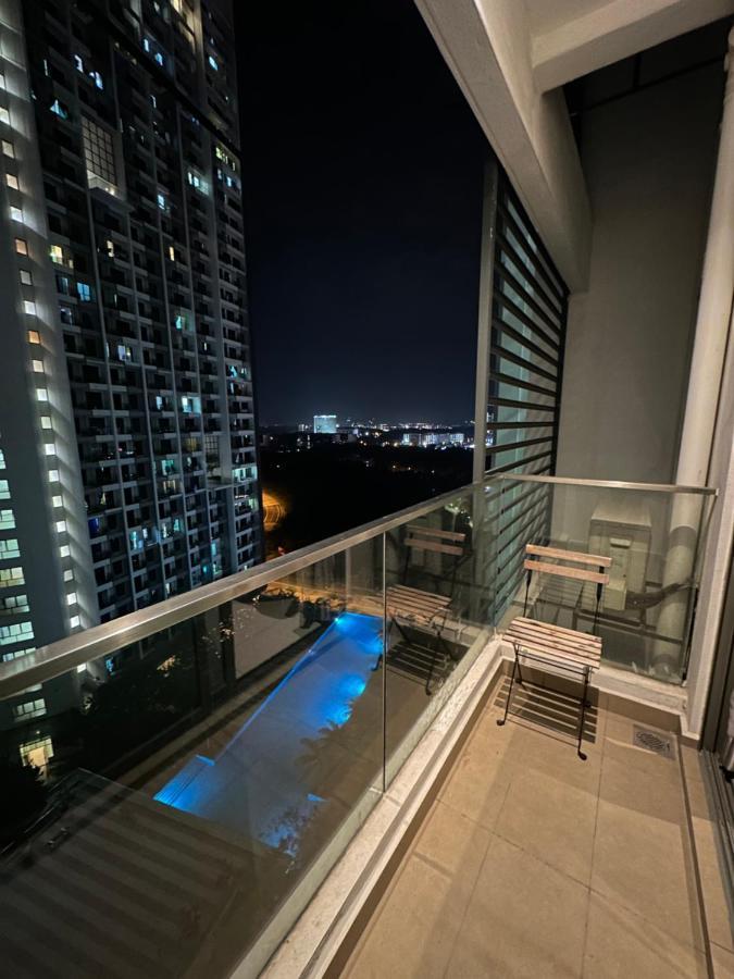 Appartamento Hideaway At Cybersquare Cyberjaya Esterno foto