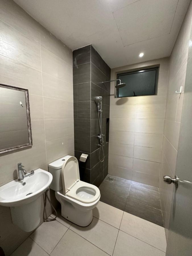 Appartamento Hideaway At Cybersquare Cyberjaya Esterno foto