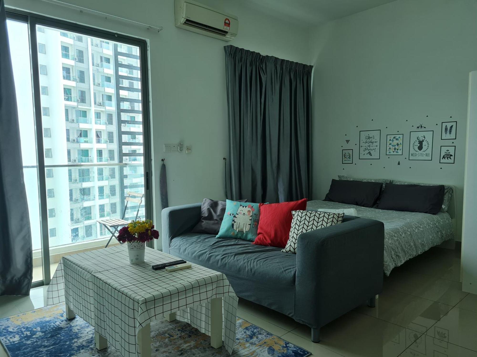 Appartamento Hideaway At Cybersquare Cyberjaya Esterno foto