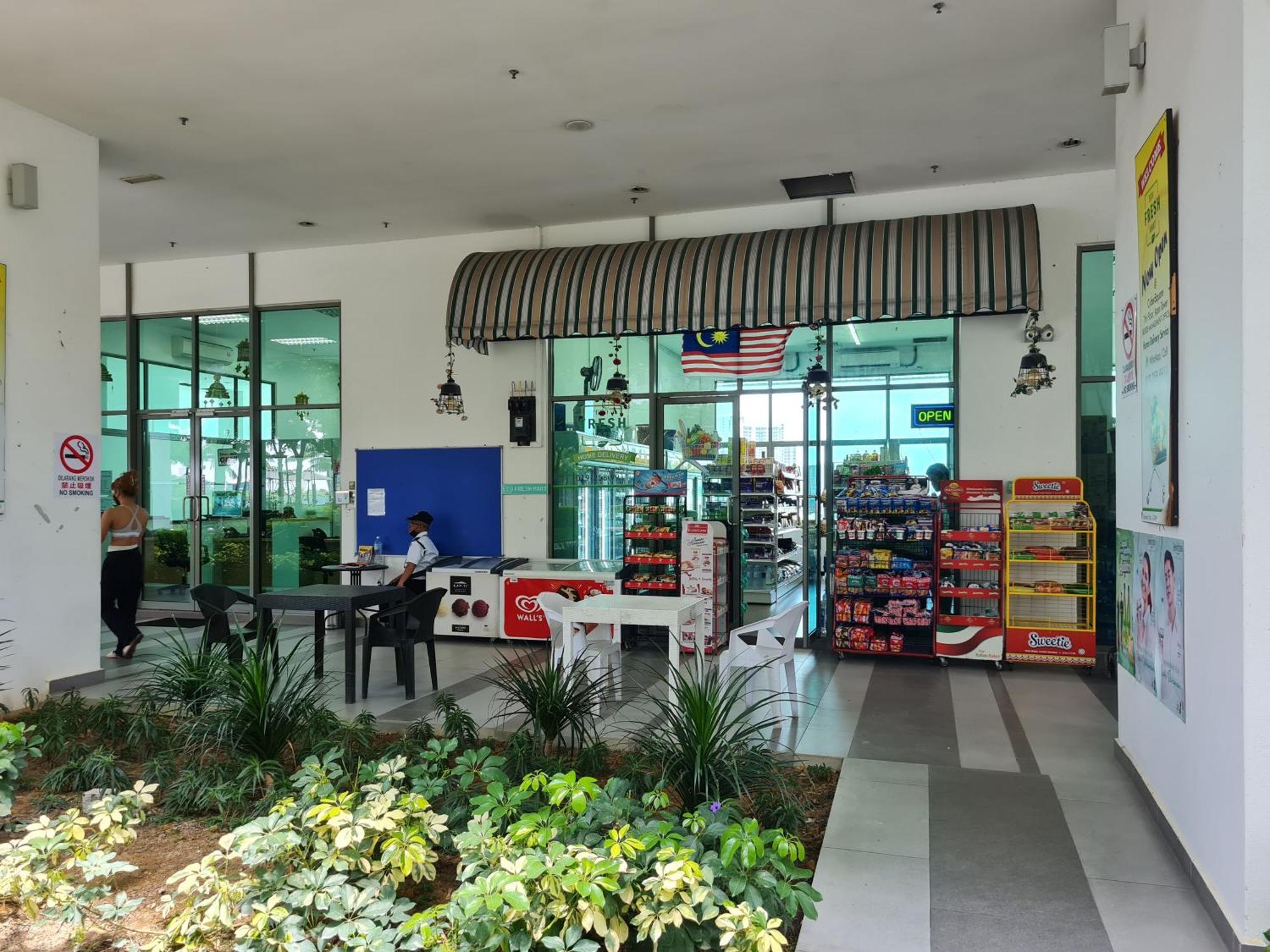 Appartamento Hideaway At Cybersquare Cyberjaya Esterno foto